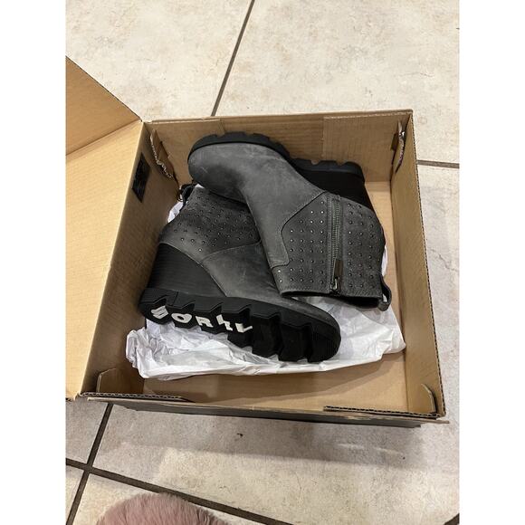Sorel Shoes - Sorel Gray Joan Uptown Stud Booties Sz 6.5 NIB Waterproof